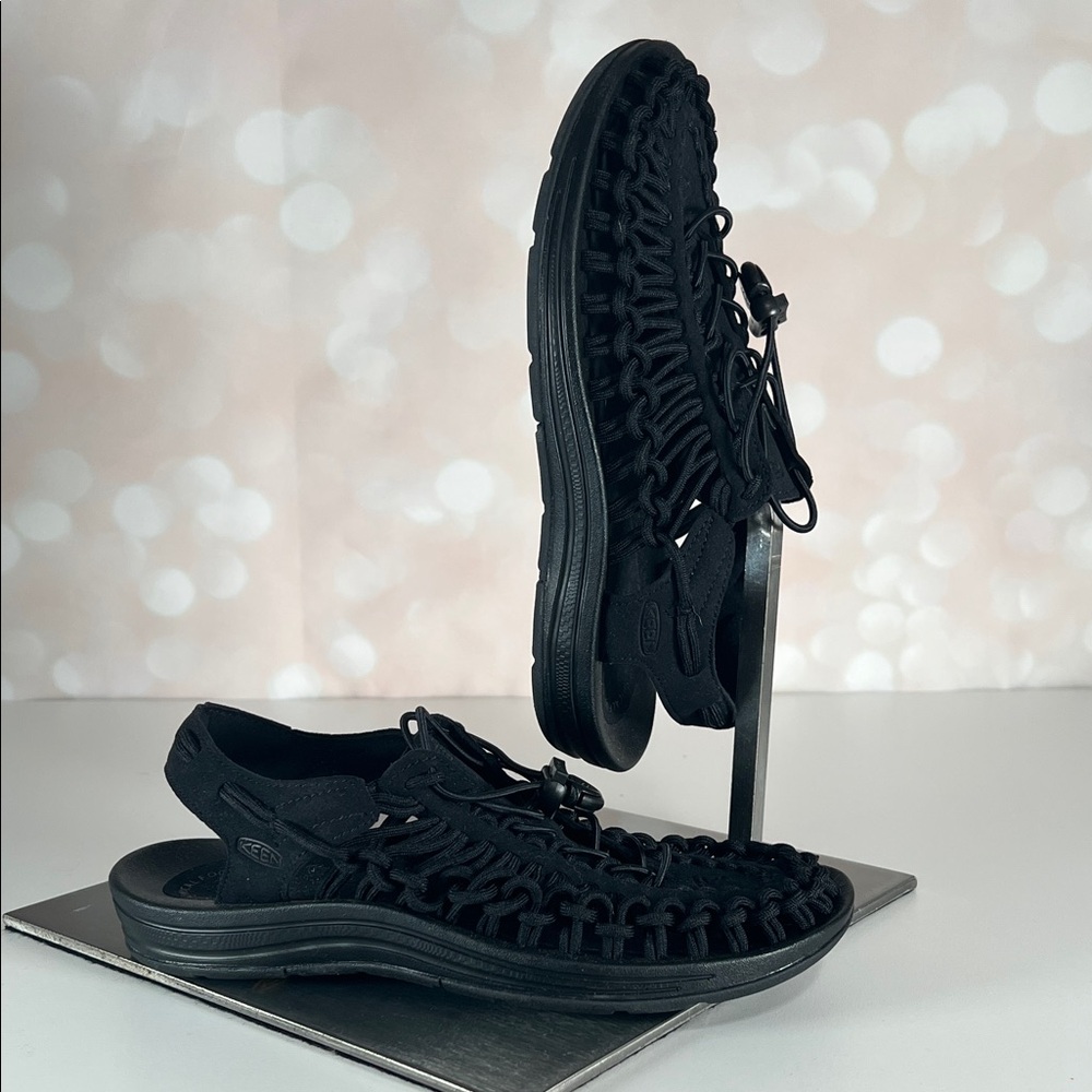 KEEN Outdoor Black Sandals Size 7 NWOT